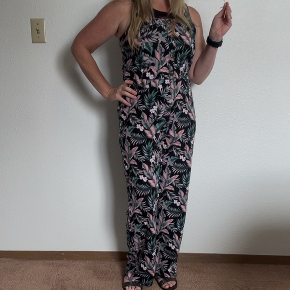 Derek Hart Dark Floral Tropical Jumpsuit Size Large Junior - Picture 1 of 11